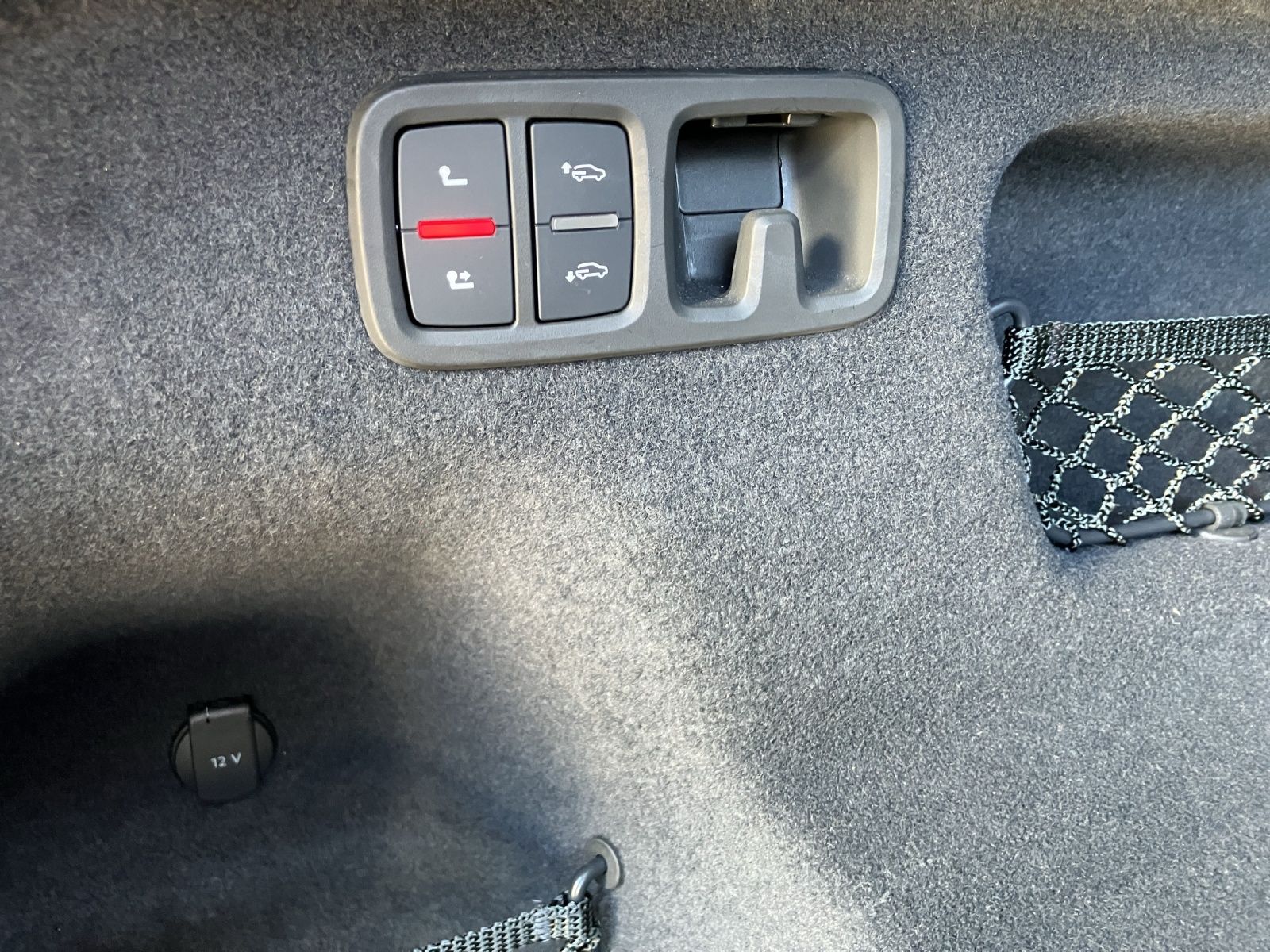 Fahrzeugabbildung Audi Q8 55 TFSI e quattro HD MATRIX AHZV PANO Luft AH