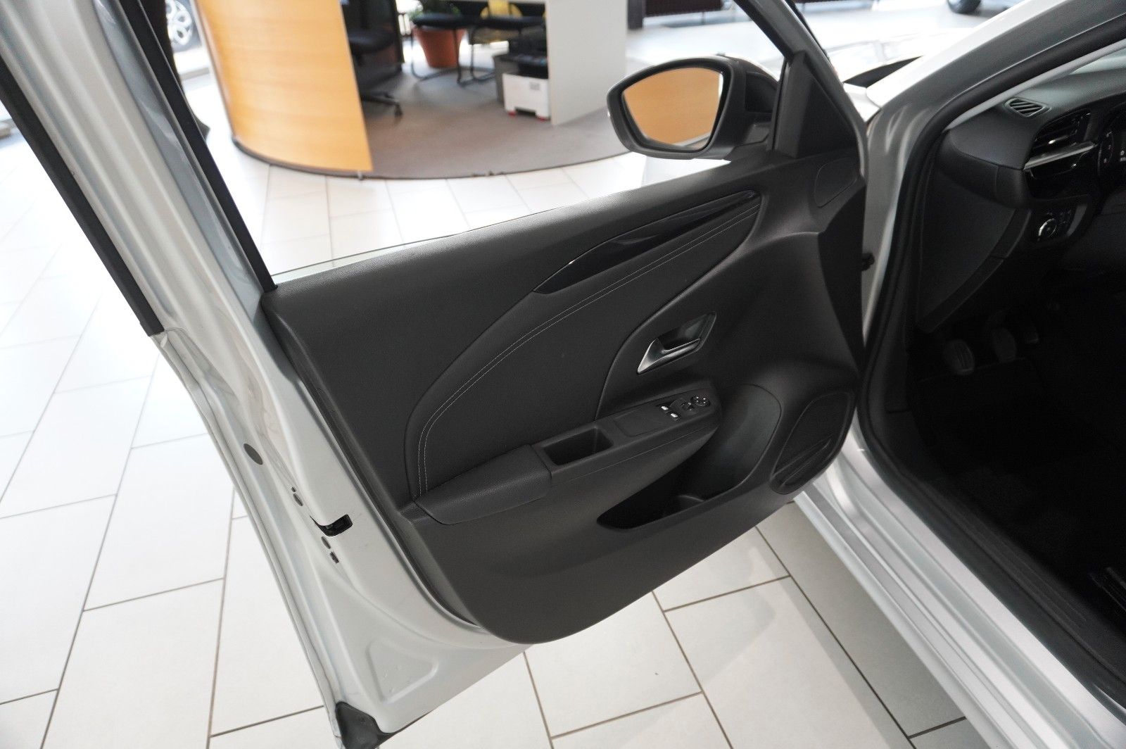 Fahrzeugabbildung Opel Corsa F 1.2 ELEGANCE NAVI/LED/TEMP./SPORT/DAB+