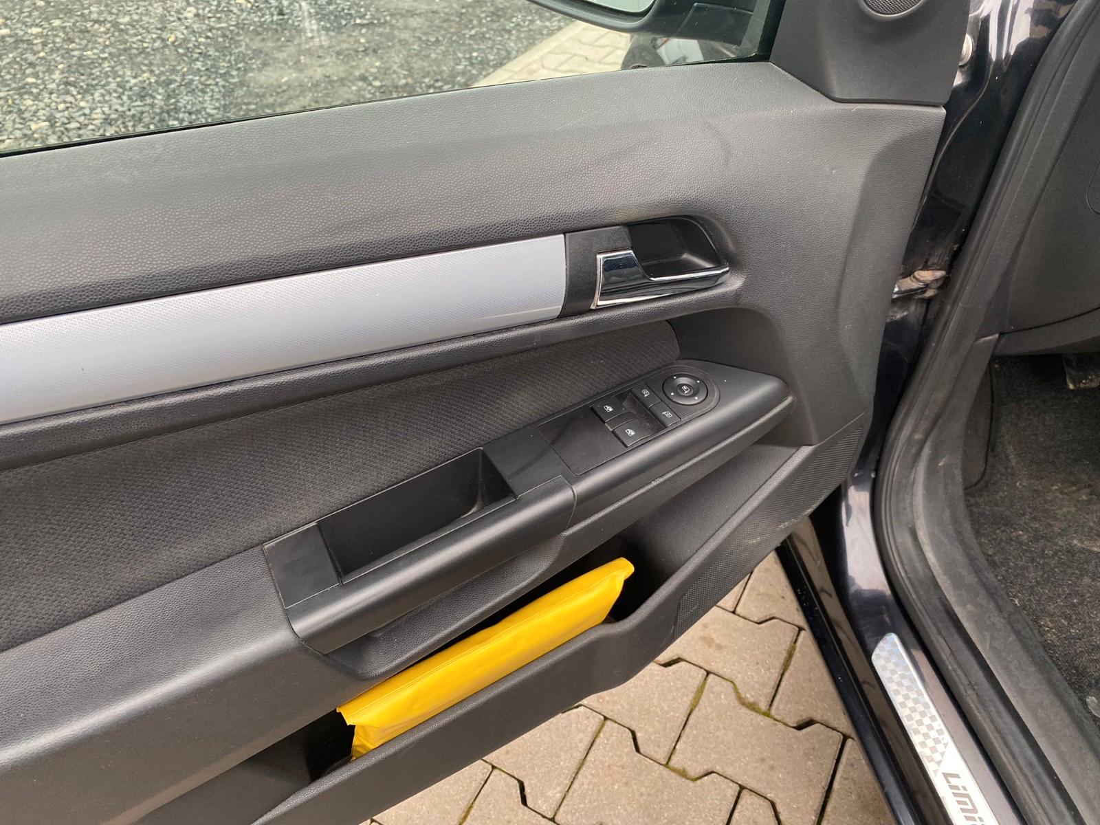 Opel Astra 2006 — photo 10