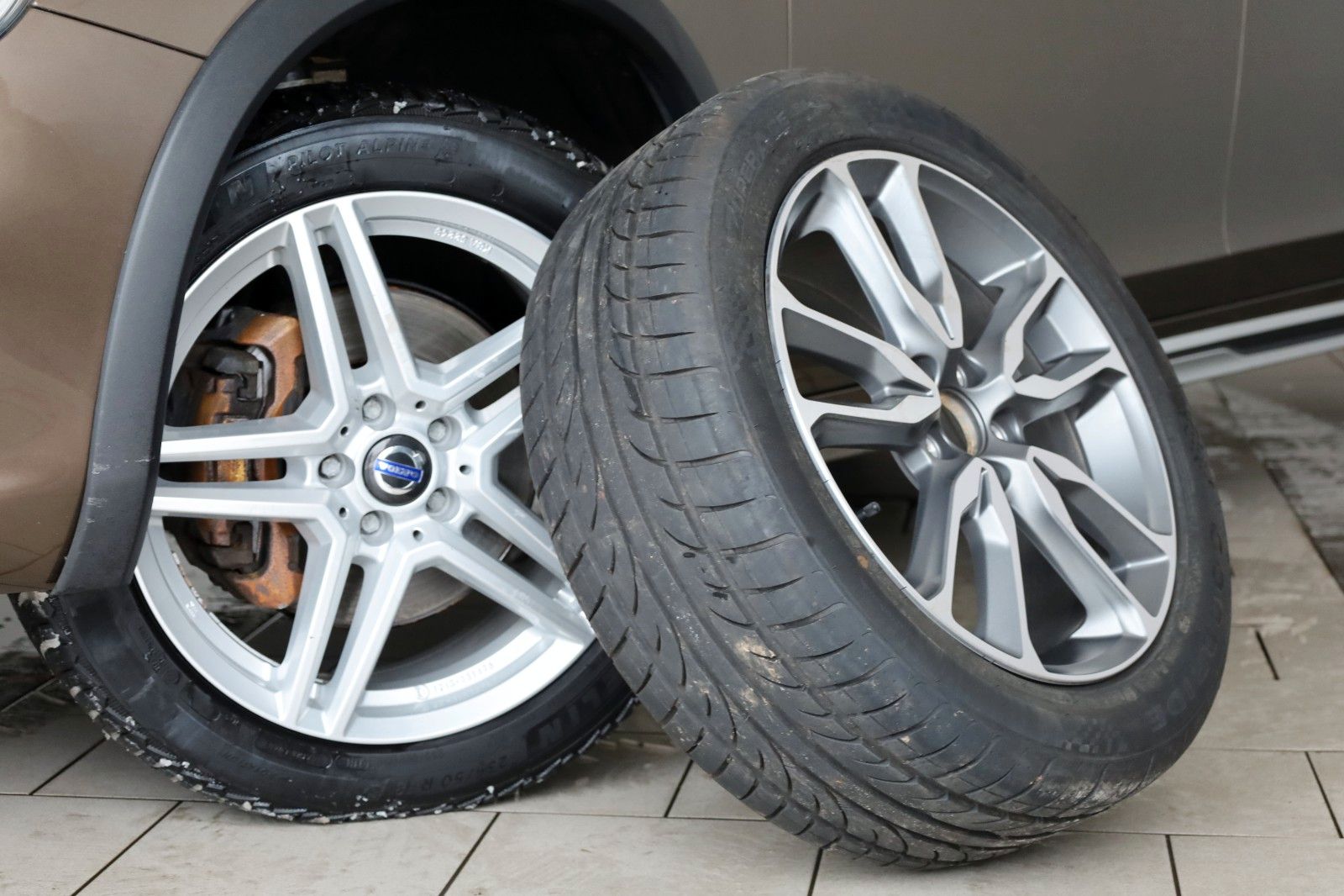 Fahrzeugabbildung Volvo V60 Cross Country Pro Leder,Navi,Xenon,SD,SH,Cam