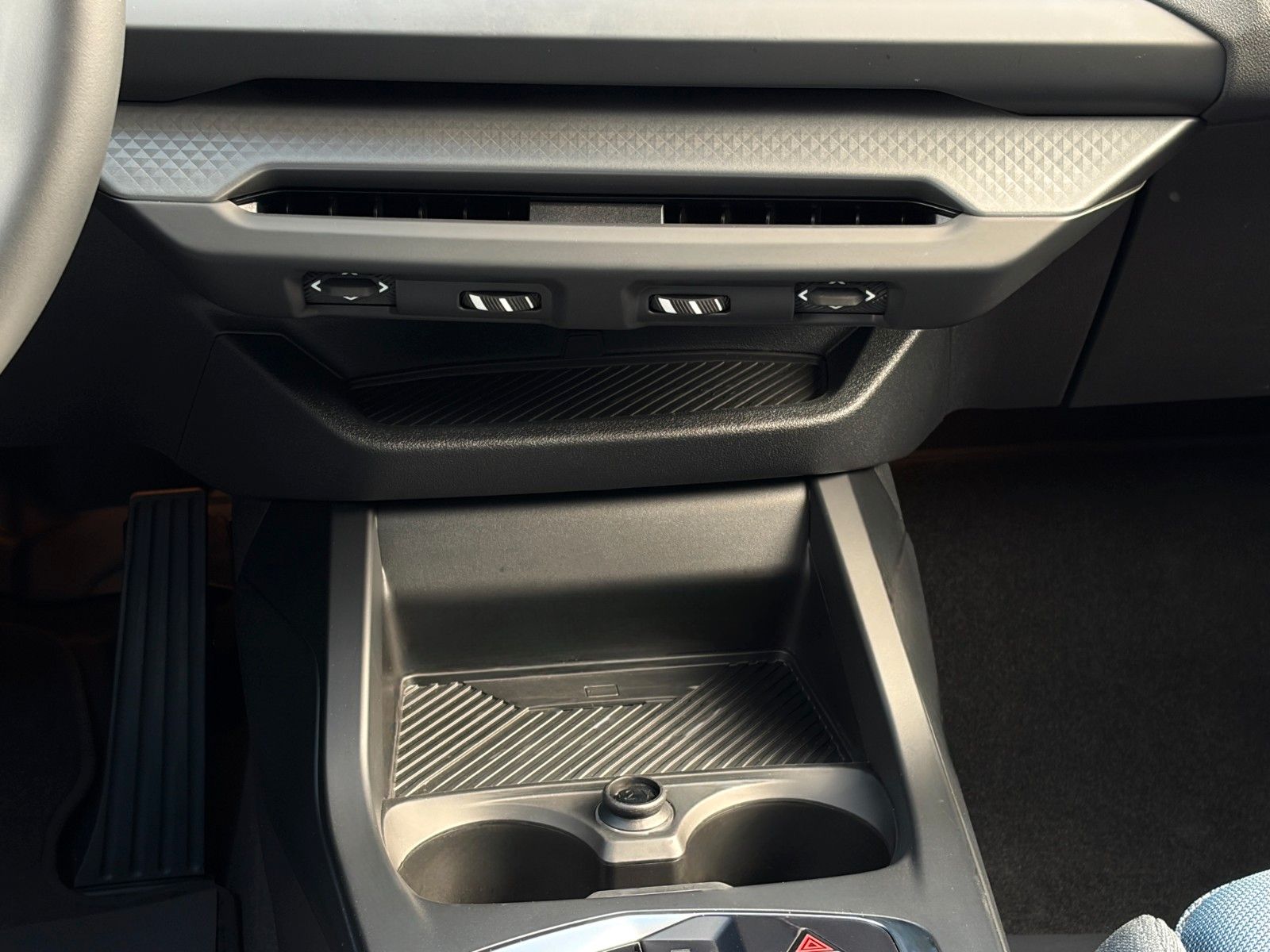 Fahrzeugabbildung BMW 120i Aut. Adap. LED CAM SHZ LHZ KZG CarPlay