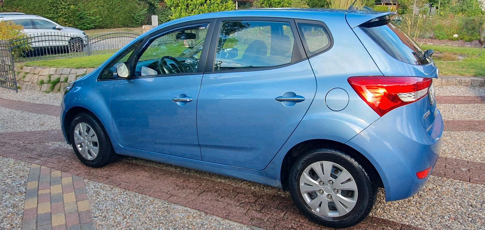 Hyundai ix20 2011 — photo 8