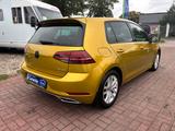 Volkswagen Golf VII Lim. Sound BlueMotion - : Gelb