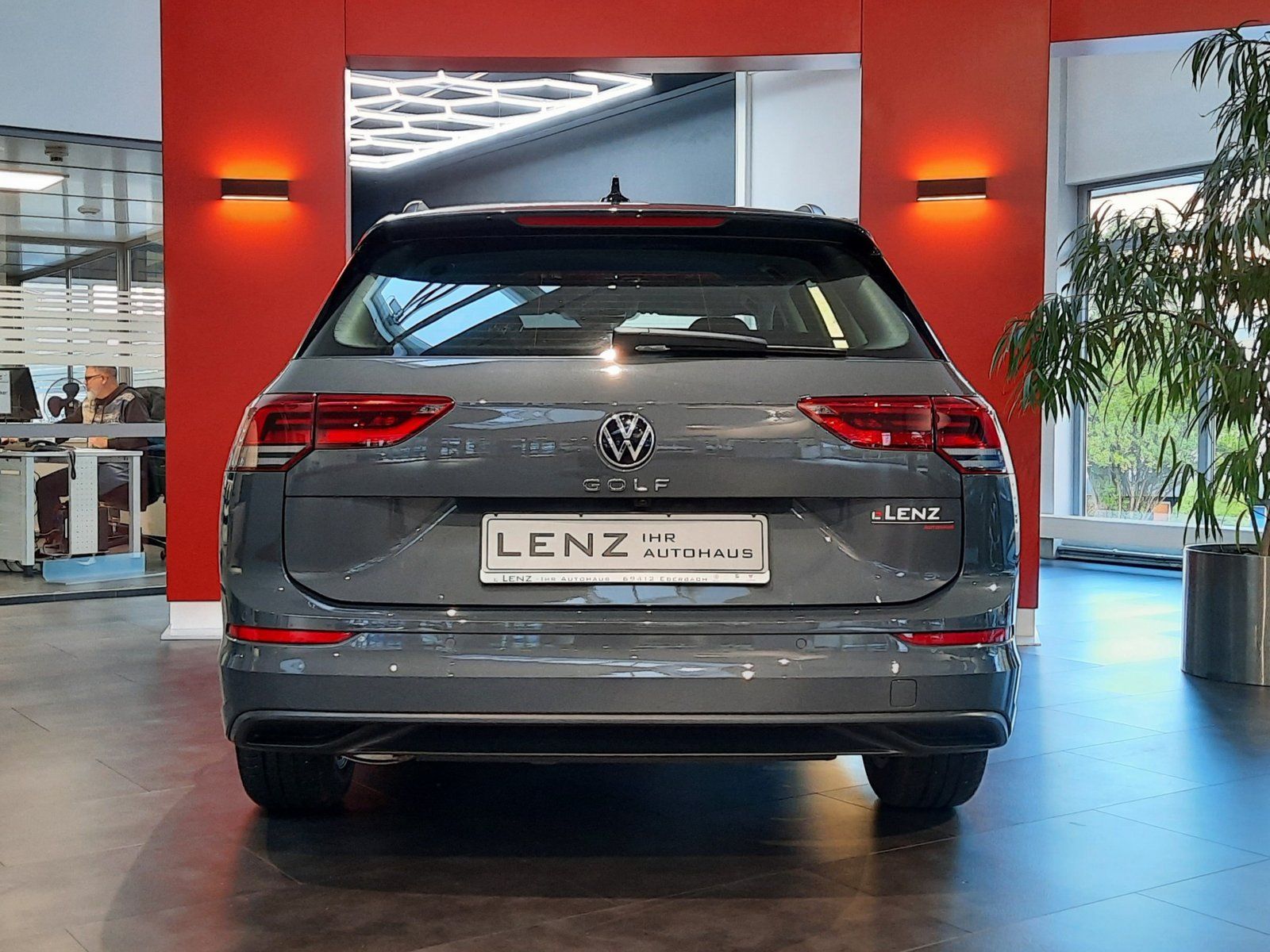 Fahrzeugabbildung Volkswagen Golf Variant Life TDI *Navi*Cam*LED*PDC*Sitzhzg*