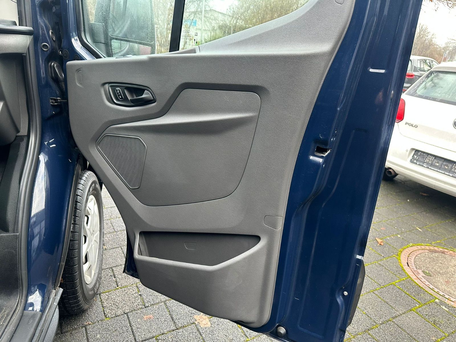 Fahrzeugabbildung Ford Transit E 390  L3H2 *KeyFree*NAVI*HOLZBODEN