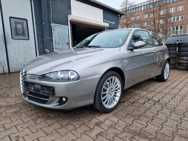 Alfa Romeo Alfa 147 1.6 KLIMA-TÜV NEU-2.HD-ROSTFREI