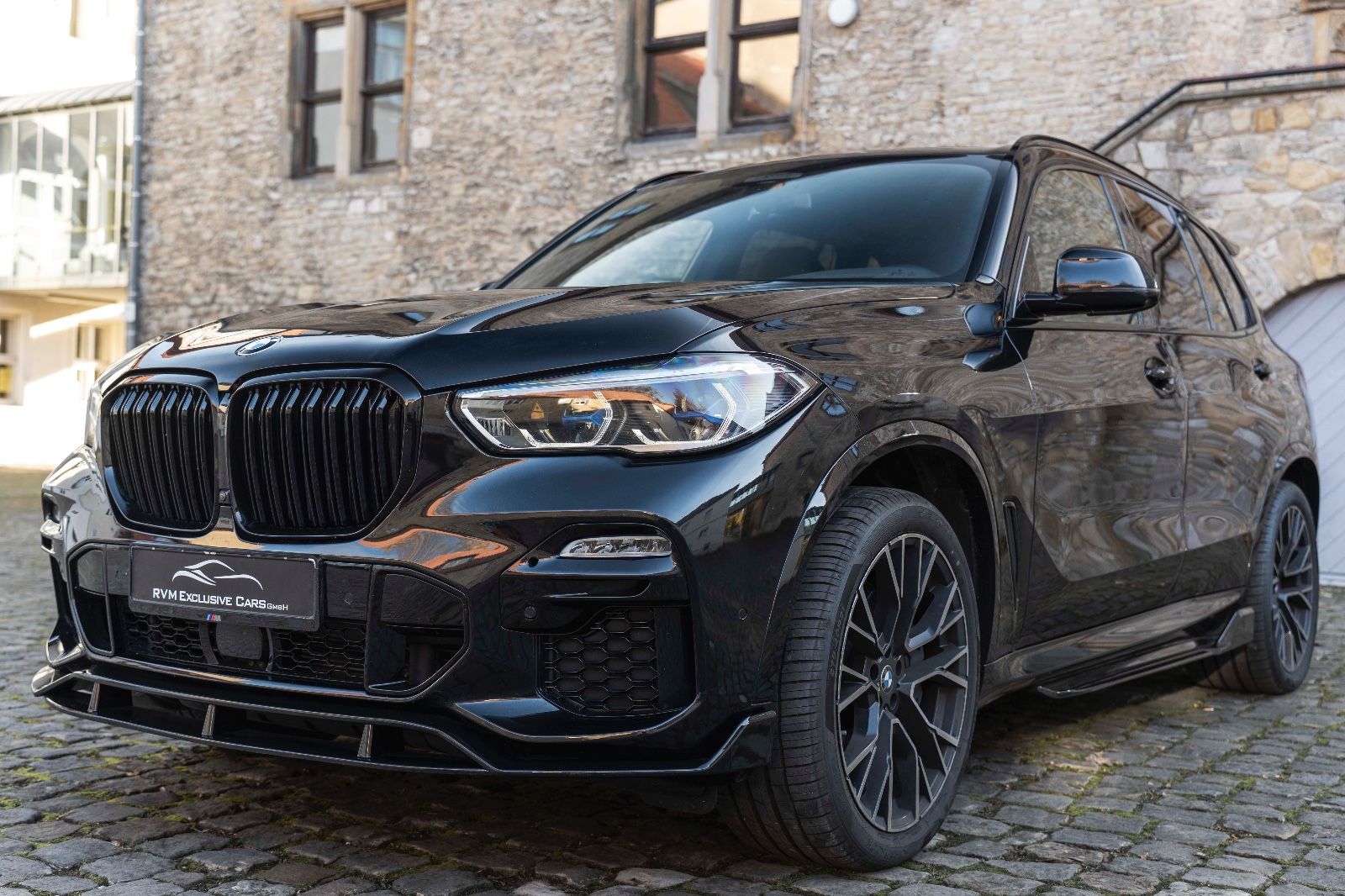 Fahrzeugabbildung BMW X5 xDrive40i M-SPORT HUD H&K 360° LASER ACC TOTW