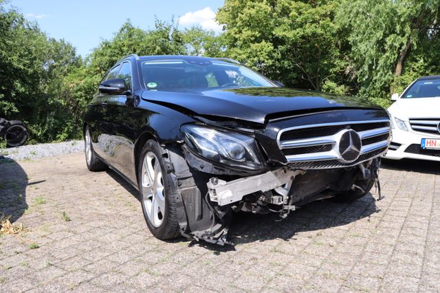 Mercedes-Benz E 450 T-Modell 4Matic Panorama Leder Widescreen