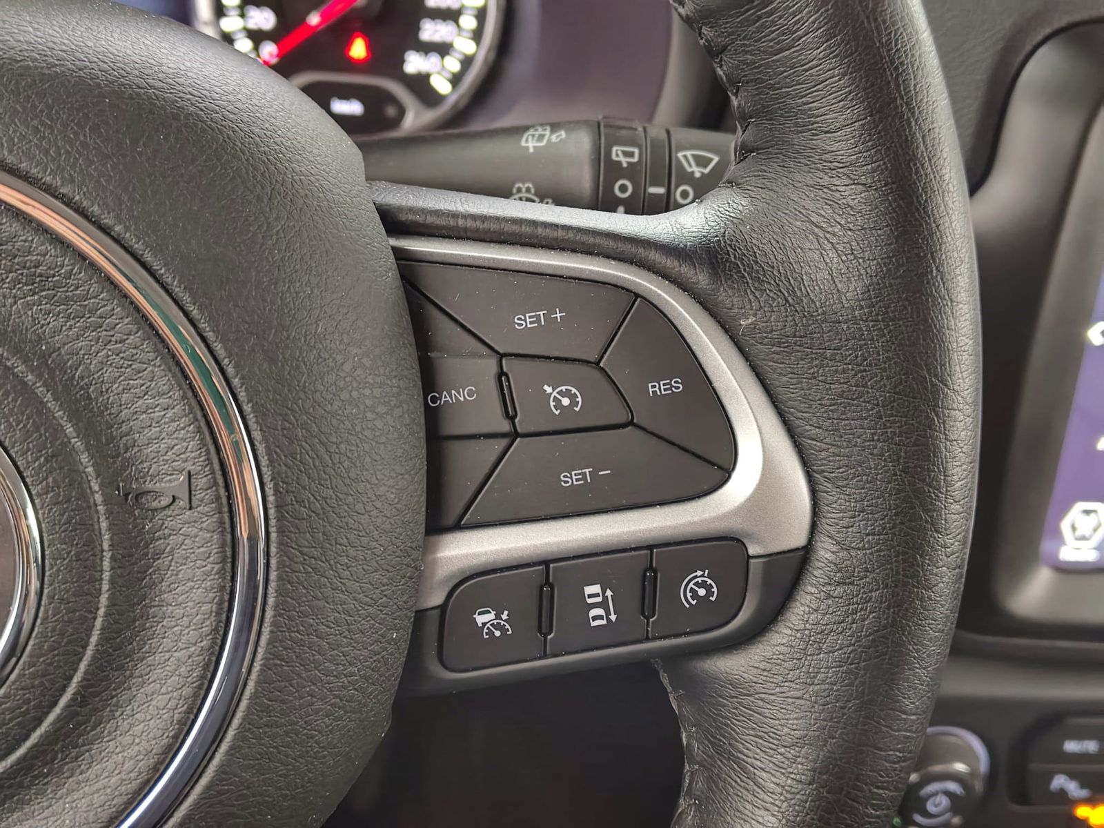 JEEP Renegade 1.5 MultiAir MHEV Altitude Automatik – Bild 33