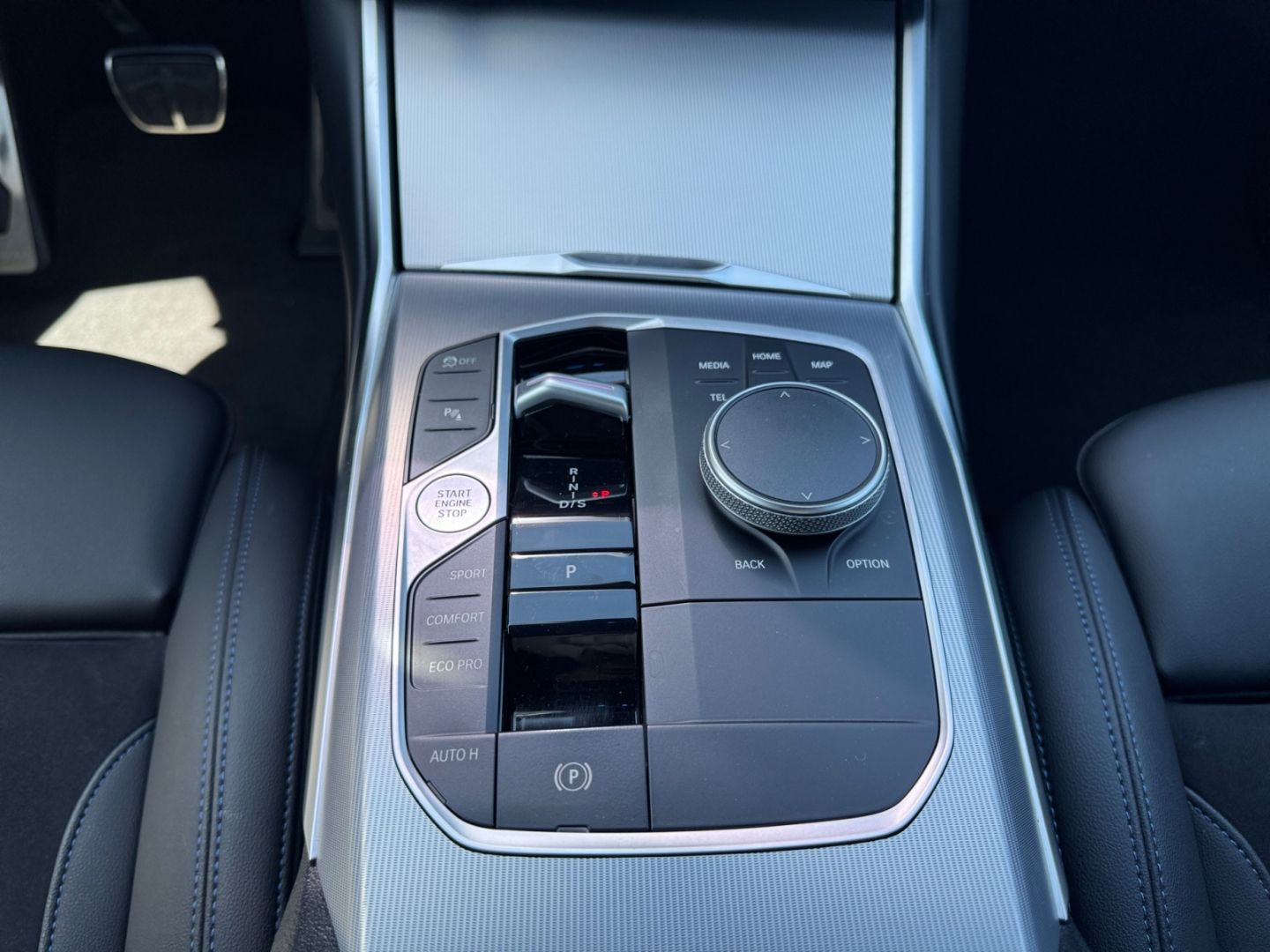BMW 330 d M-Sport LED KLIMAAUTO NAVI SHZ PDC ALU 19' foto 14
