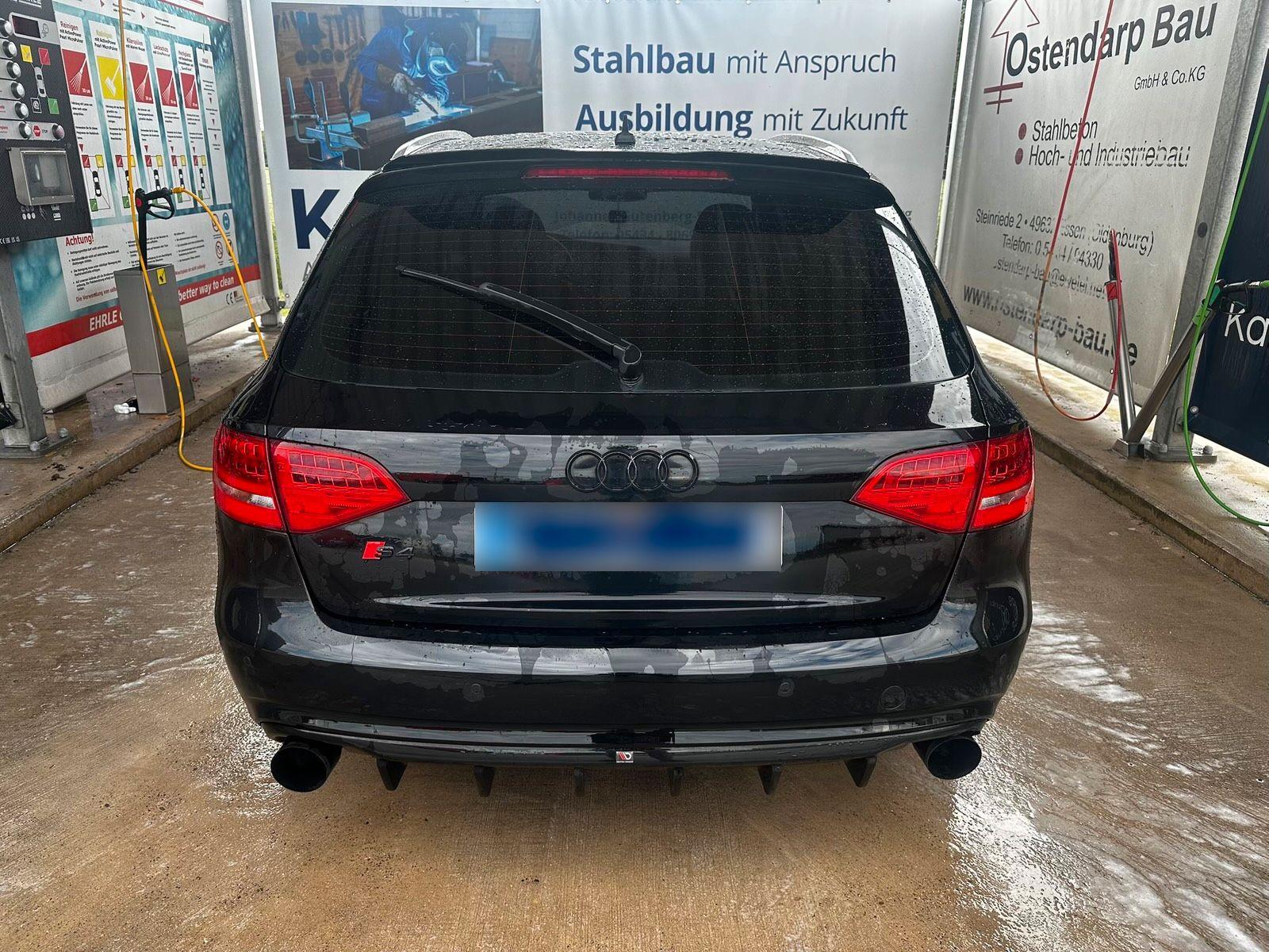 Audi A4 2009 — двигун 271 HP (199kW)