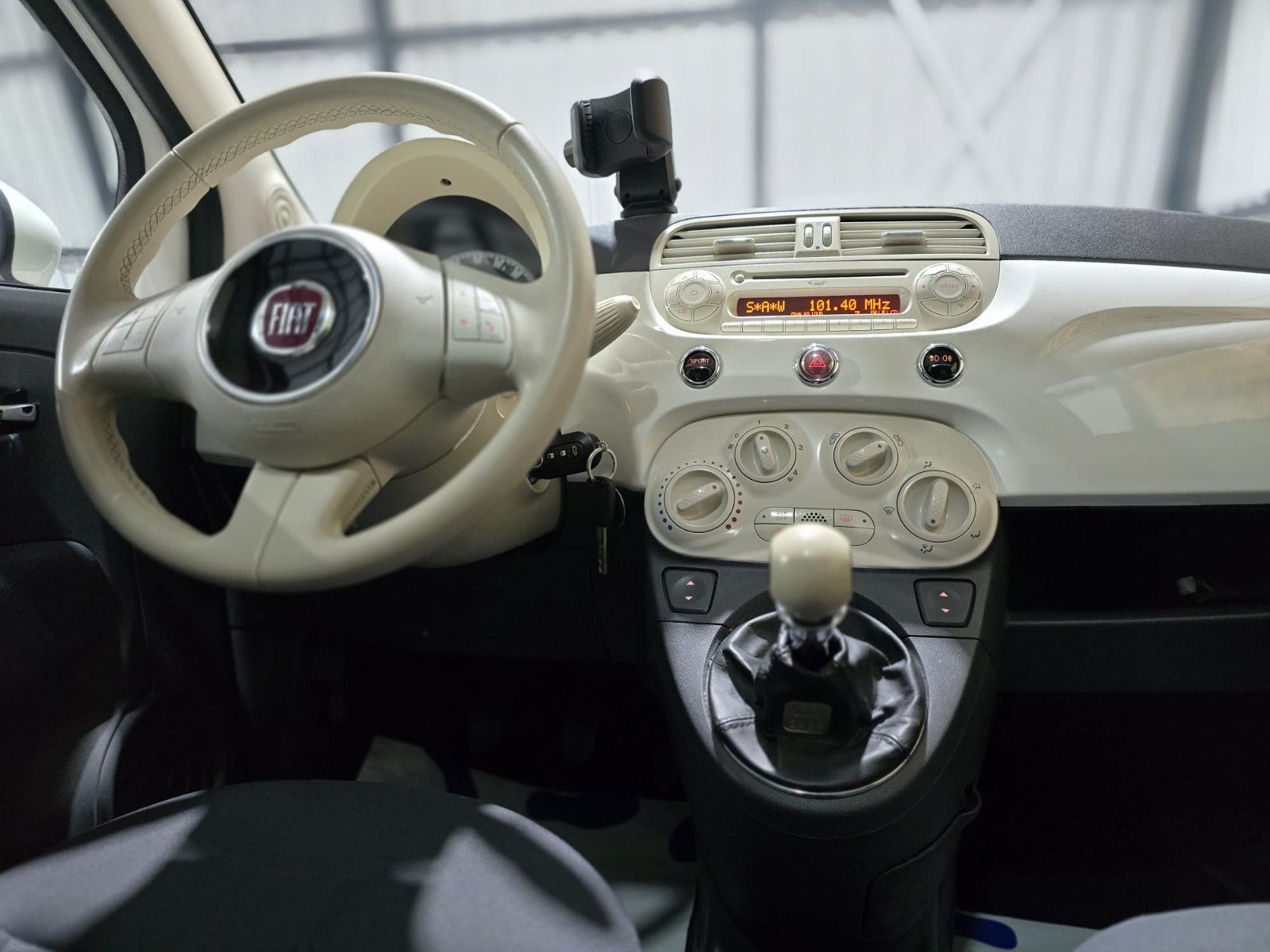 Fahrzeugabbildung Fiat 500 Lounge/Klima/Panorama/EURO6/TÜV-NEU/Garantie