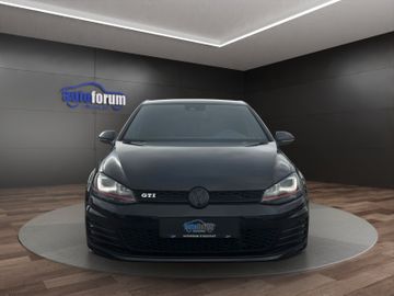 Volkswagen Golf - 2