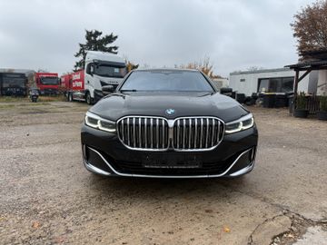 BMW 740 - 1