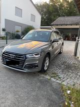 Audi Q5 55 TFSI e S tronic quattro -