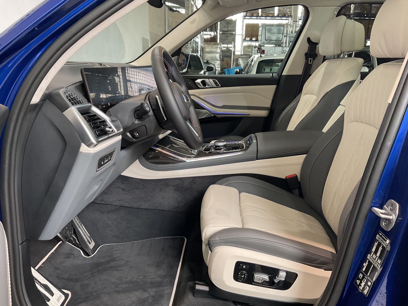 Fahrzeugabbildung BMW X7 M60i Panorama Glasdach Sky-Lounge | Sitzbelüf