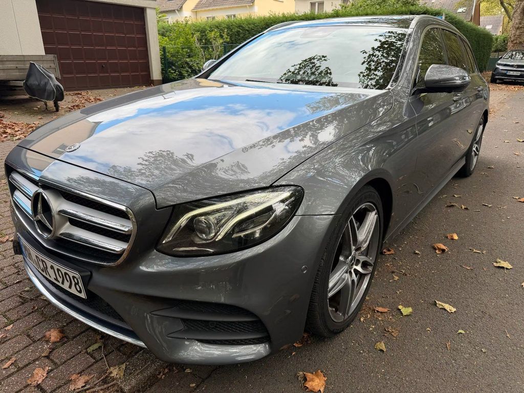 Image of Mercedes-Benz E 200