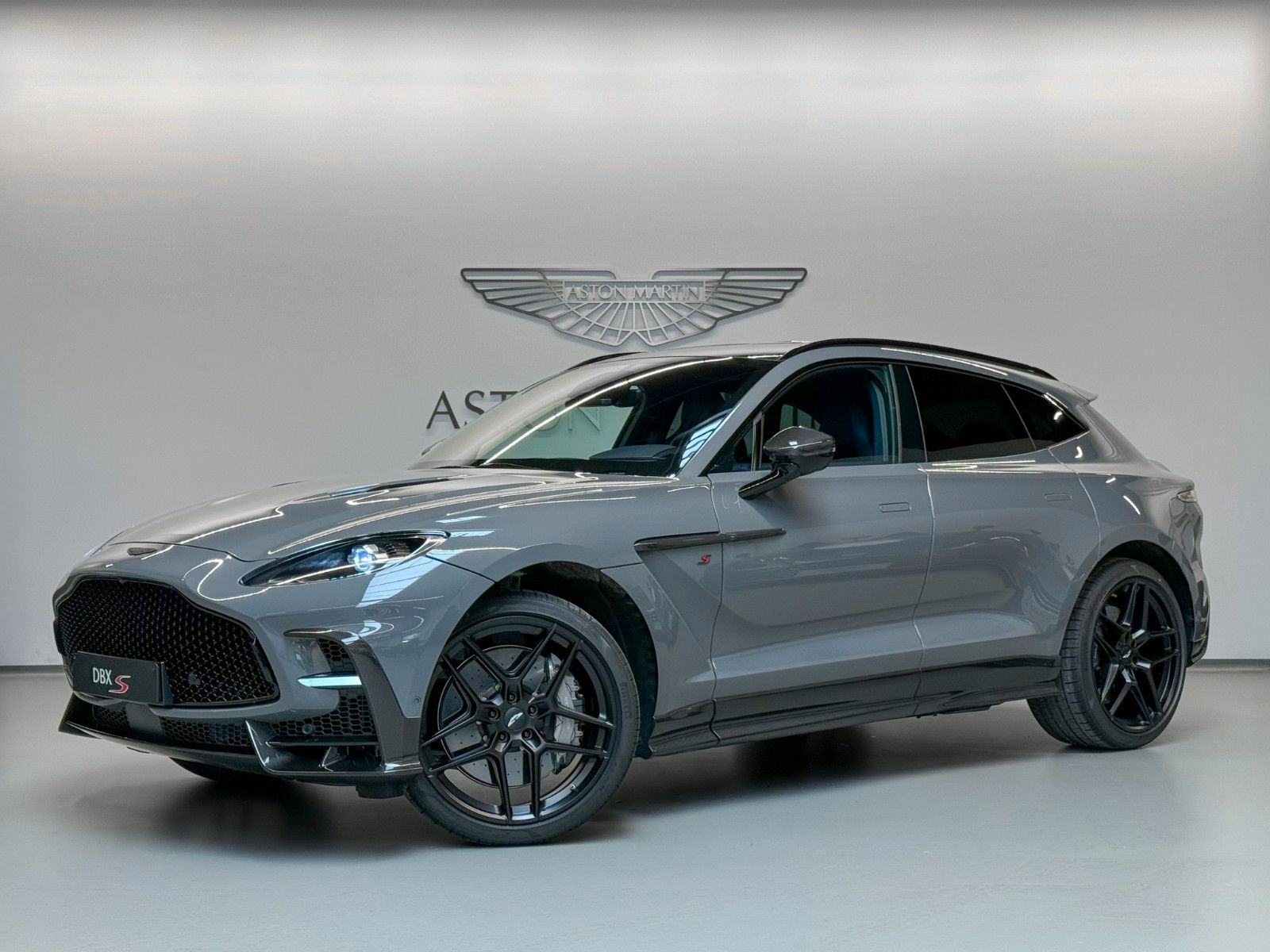 Aston Martin DBX S || 2026 FULL CARBON OPTIONS imagem 3