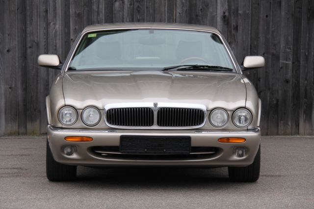 Jaguar XJ 3.2 Executive 1 Jahr Garantie