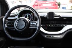 Fahrzeugabbildung Fiat 500e Action*Sehr gepflegt und neuwertig!*PDC*