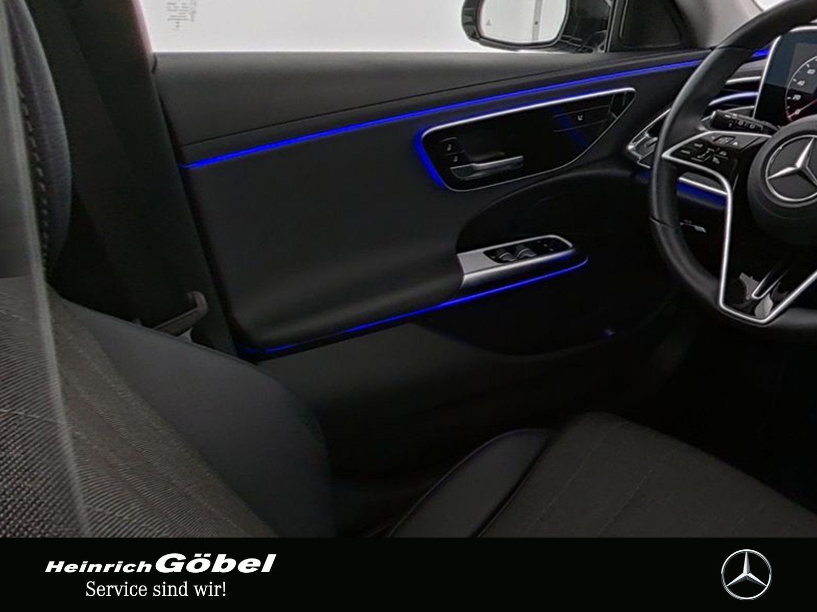 Fahrzeugabbildung Mercedes-Benz E 220 d AVANTGARDE+PANO+AHK+DISTRONIC+KAMERA
