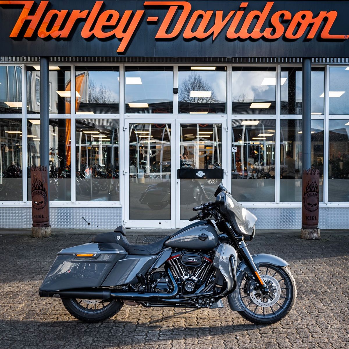 Fahrzeugabbildung Harley-Davidson FLHXSE CVO STREET GLIDE 117 cui - Jekill -