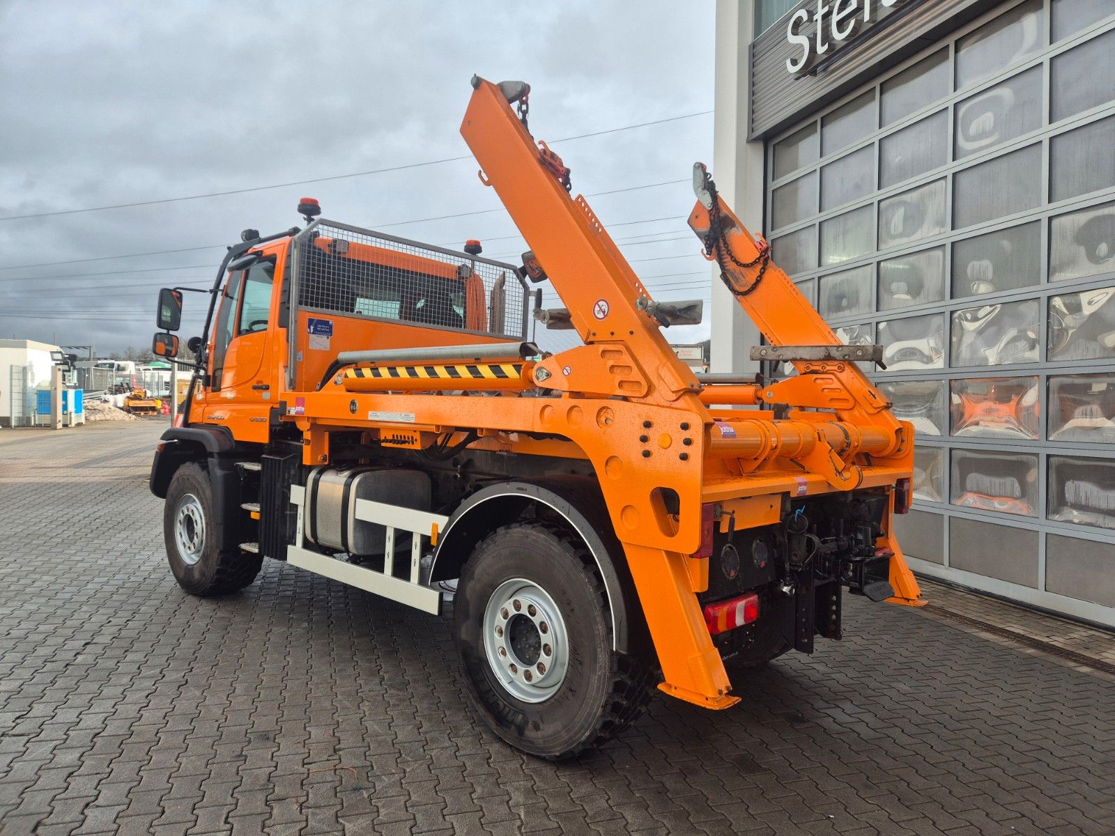 Fahrzeugabbildung Mercedes-Benz Unimog U530 4x4 Jotha VarioPilot Zapfwelle Hydro