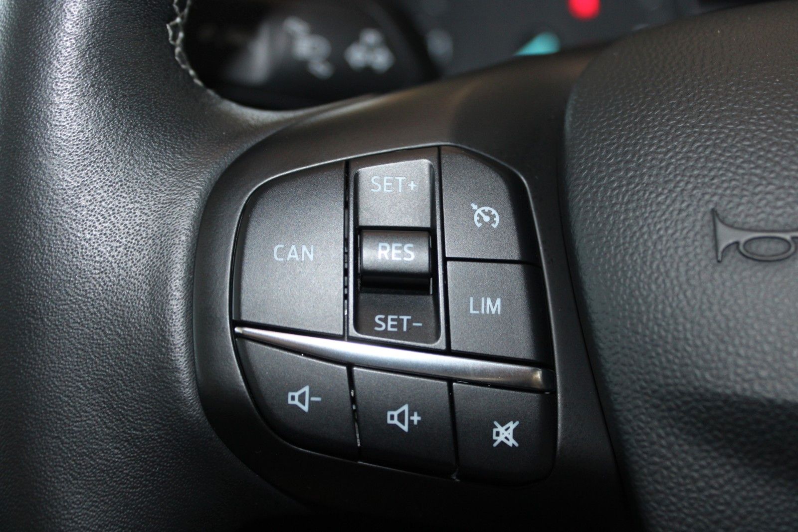 Fahrzeugabbildung Ford Fiesta 1,5 TDCi Cool & Connect 5-trg NAVI LED