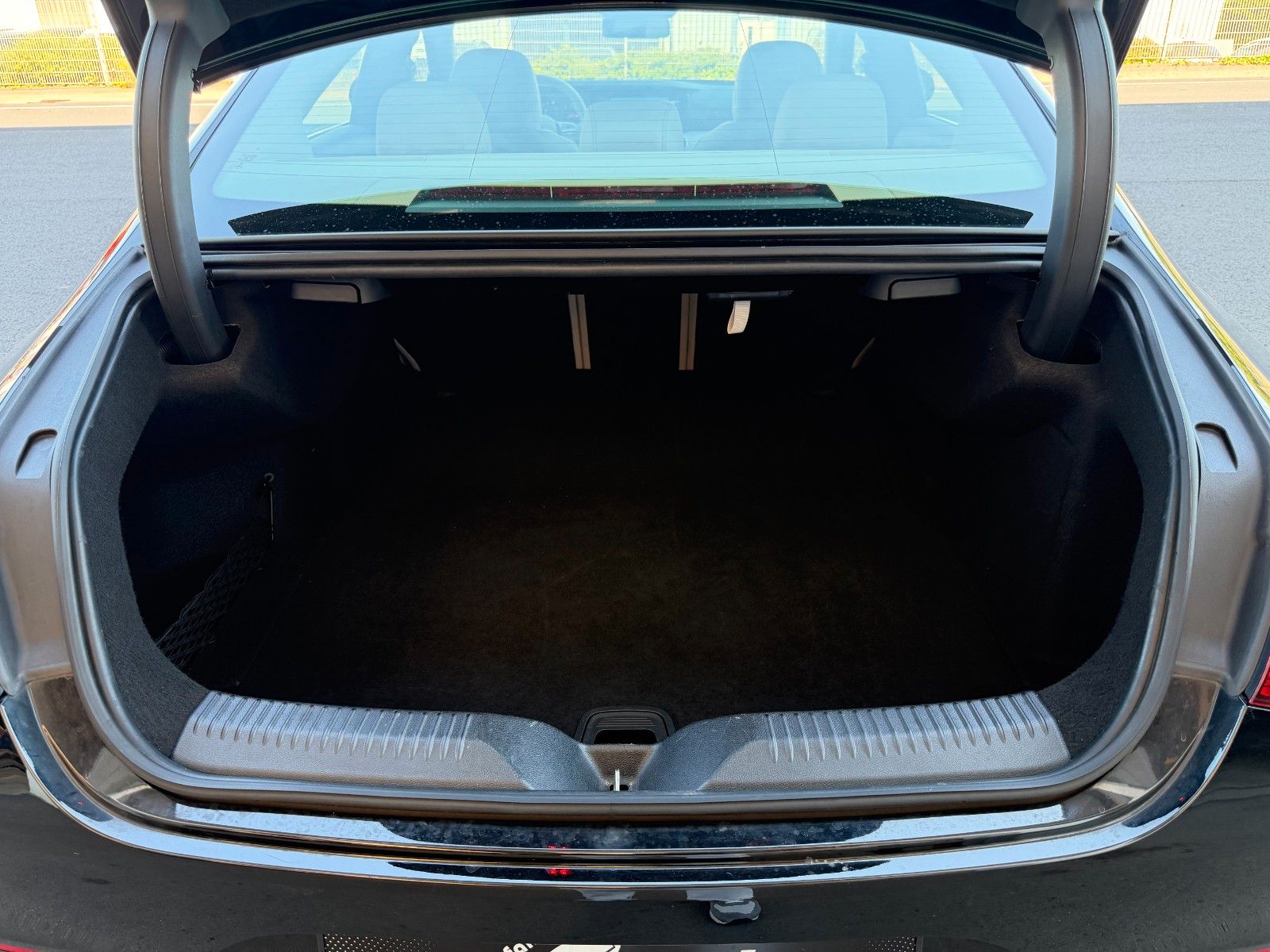 Fahrzeugabbildung Mercedes-Benz CLS 450 4M+Distr+ESD+AirM+Sitzklima+360