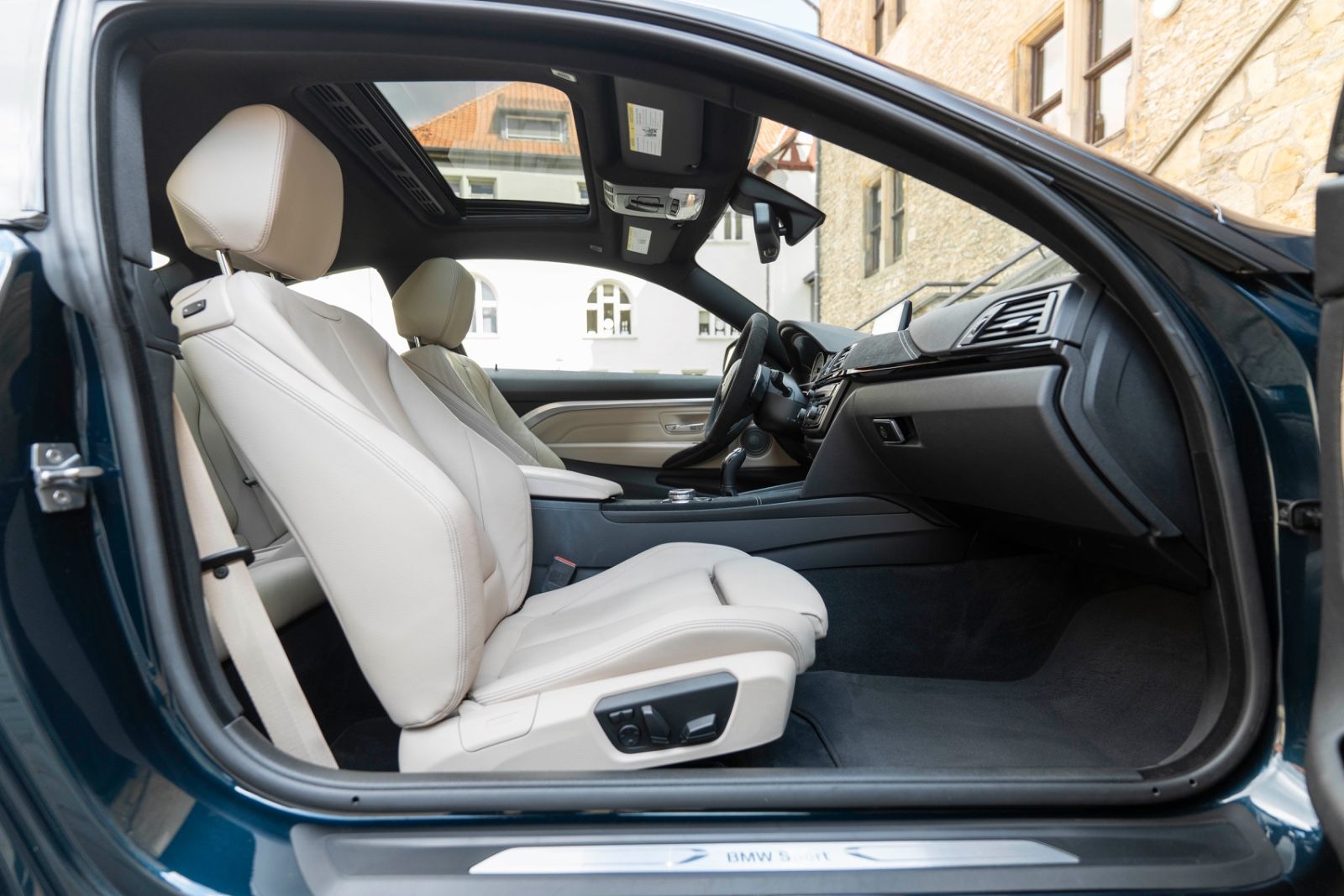 Fahrzeugabbildung BMW 435IX Coupe M-PERFORMANCE H&K HUD KAM NAV ALC