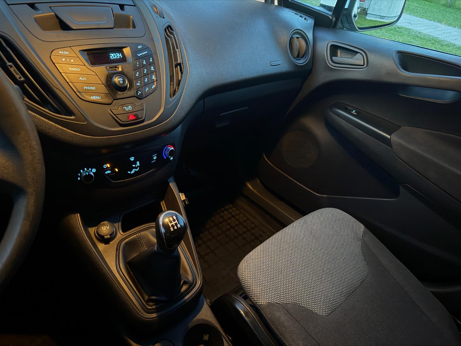 Ford Transit Courier Benziner *Euro6 *USB *El.Fenster