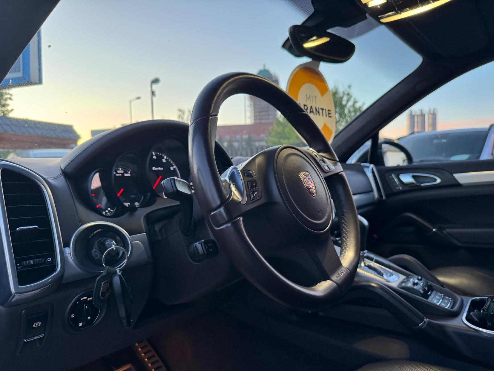 PORSCHE CAYENNE TURBO