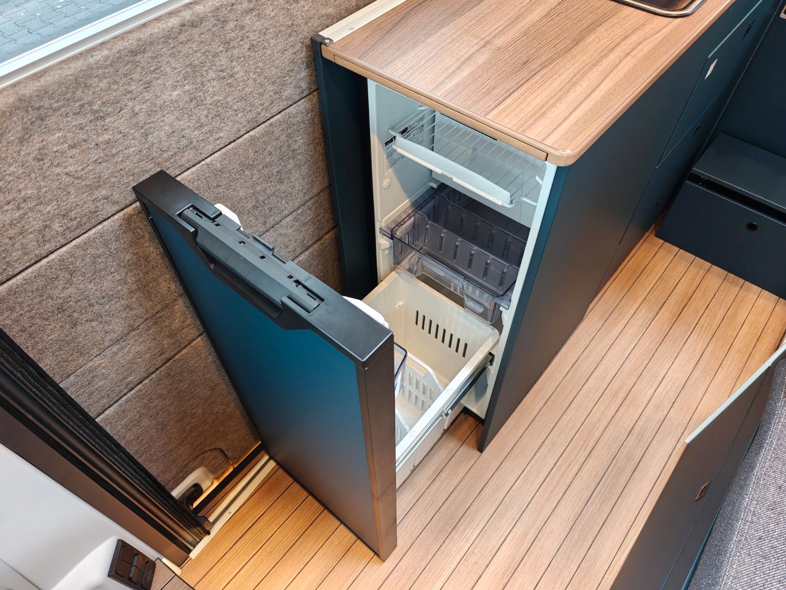 Fahrzeugabbildung HYMER / ERIBA / HYMERCAR CAR 600 - 18" A/T, Markise, AHK, VW Facelift! -