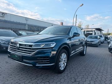 Volkswagen Touareg - 1