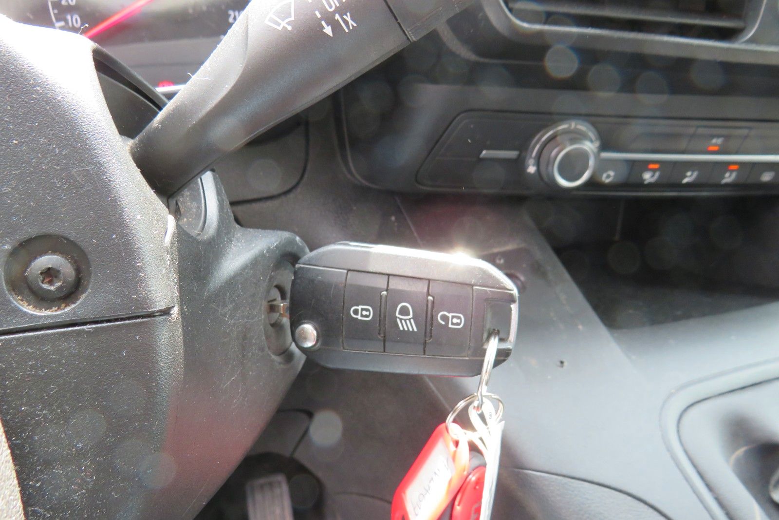 Fahrzeugabbildung Opel Combo Life E Edition NACI APP-CONNECT AHK 1.HD