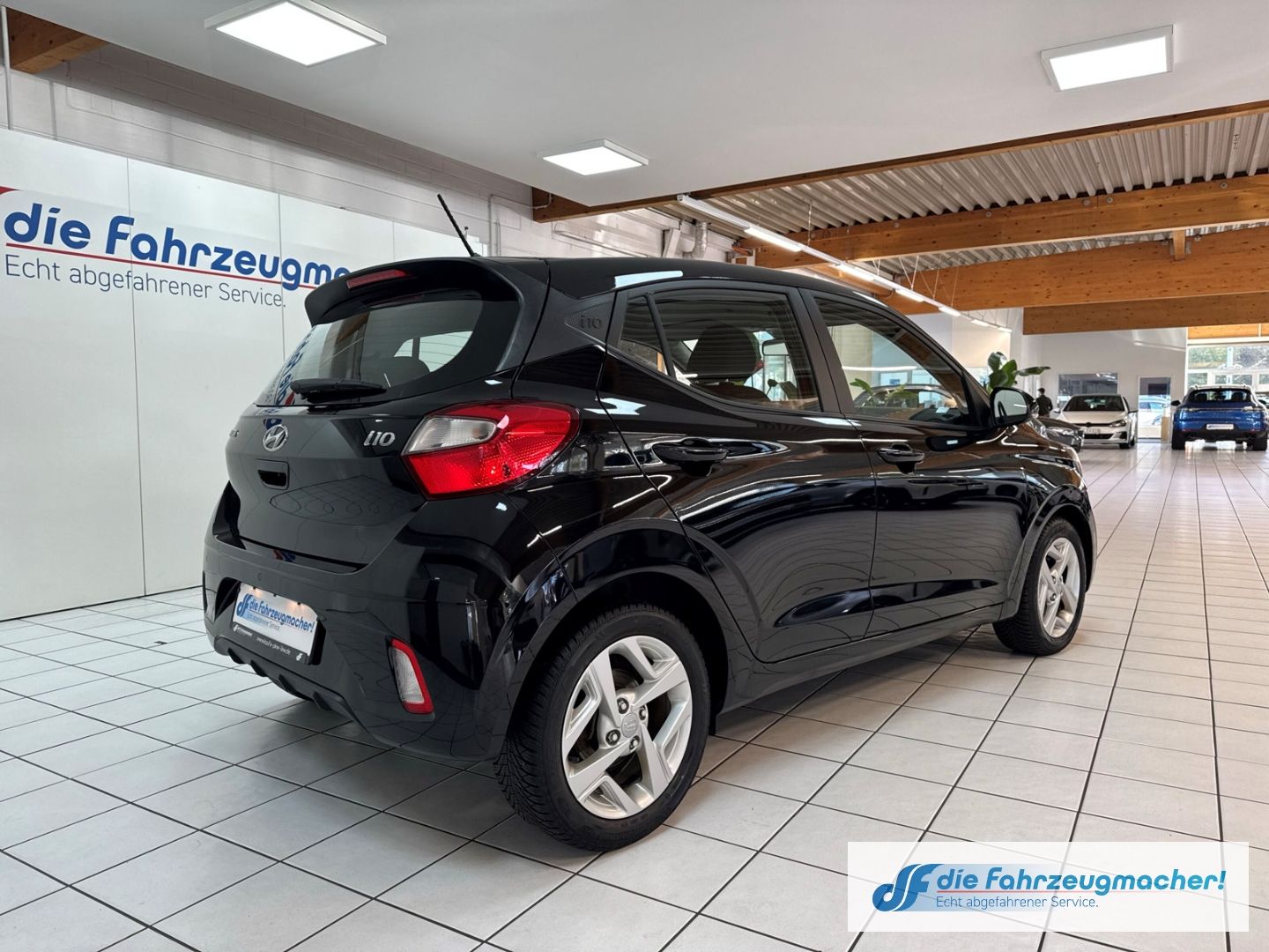 Fahrzeugabbildung Hyundai i10 Trend Navi Apple CarPlay Android Auto Musiks