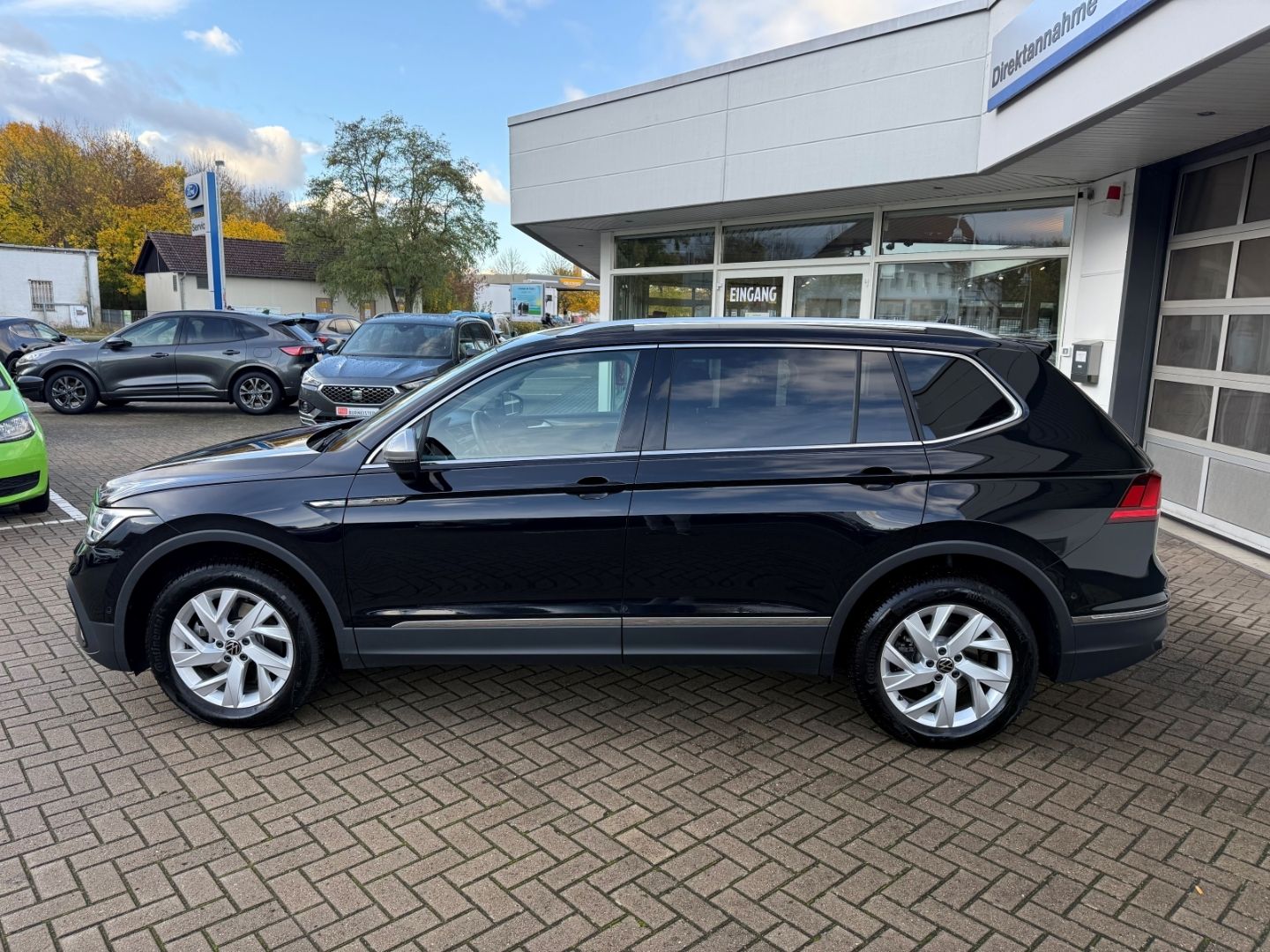 VW Tiguan Allspace 4Motion 2.0 TDI AHK-klappbar Nav - Image 3