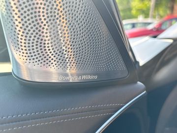 BMW M5 Limousine Gestiksteuerung B&W Surround DAB