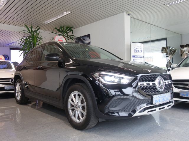 Mercedes-Benz GLA 200 d 8G-DCT/1-HAND/PANORAMA/KAMERA