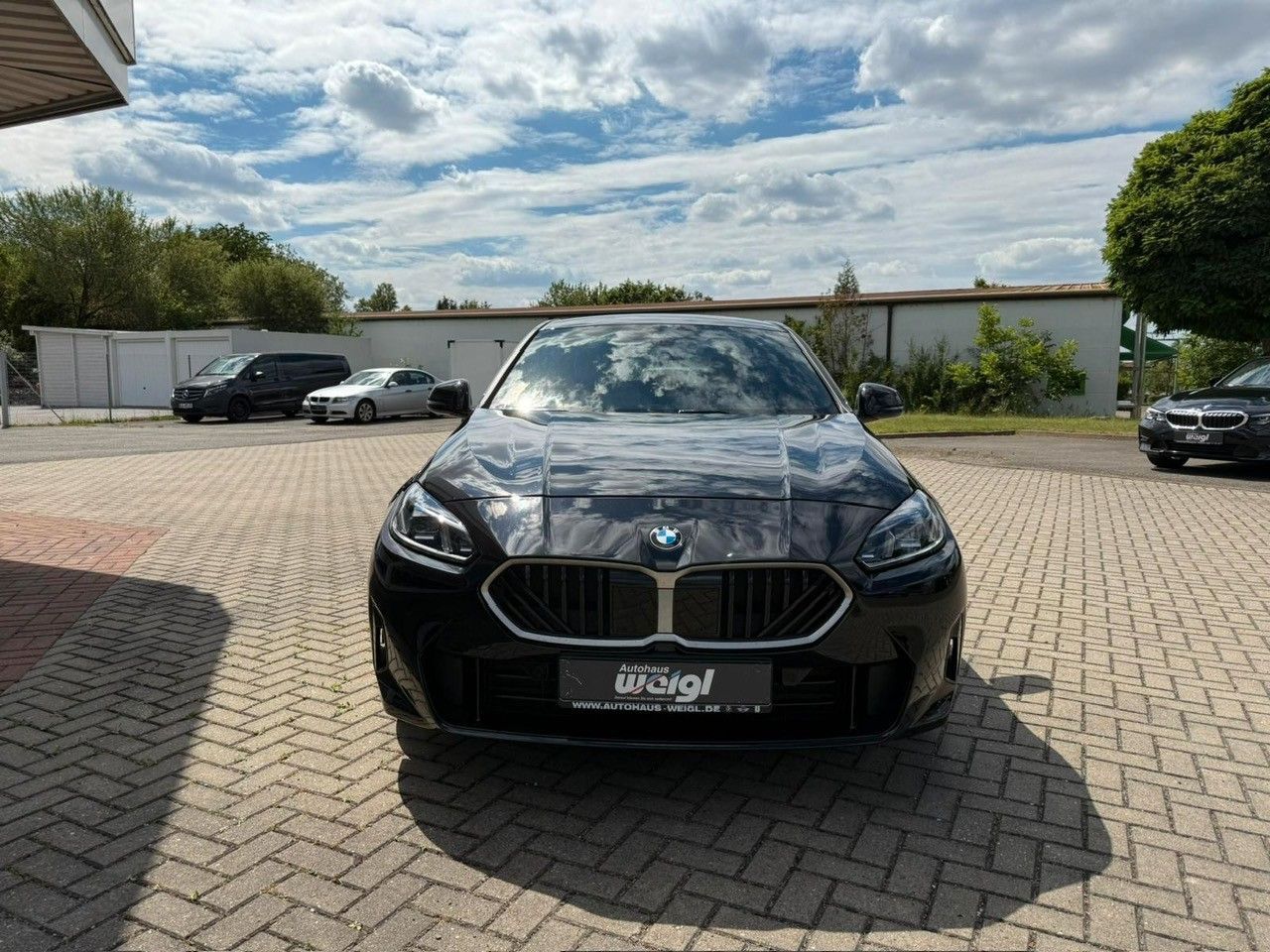 Fahrzeugabbildung BMW 120d +LED+Komfortzugang+DrivingAssist+Aktivsitz+