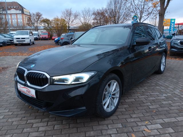 BMW 3 Touring 330 e xDrive Navi AHZV LED Klima PDC