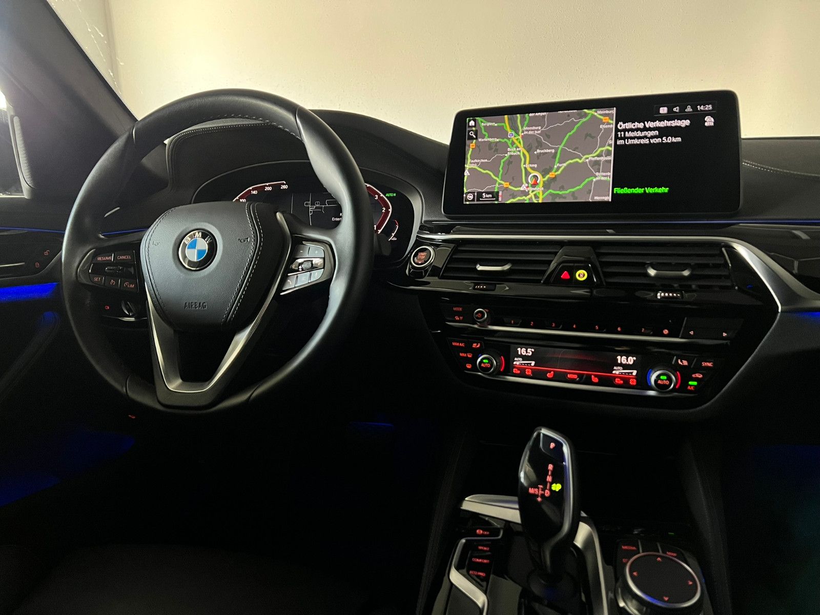 Fahrzeugabbildung BMW 530 d xDrive Luxury Line/DAB/HuD/LASER/19% MwSt.