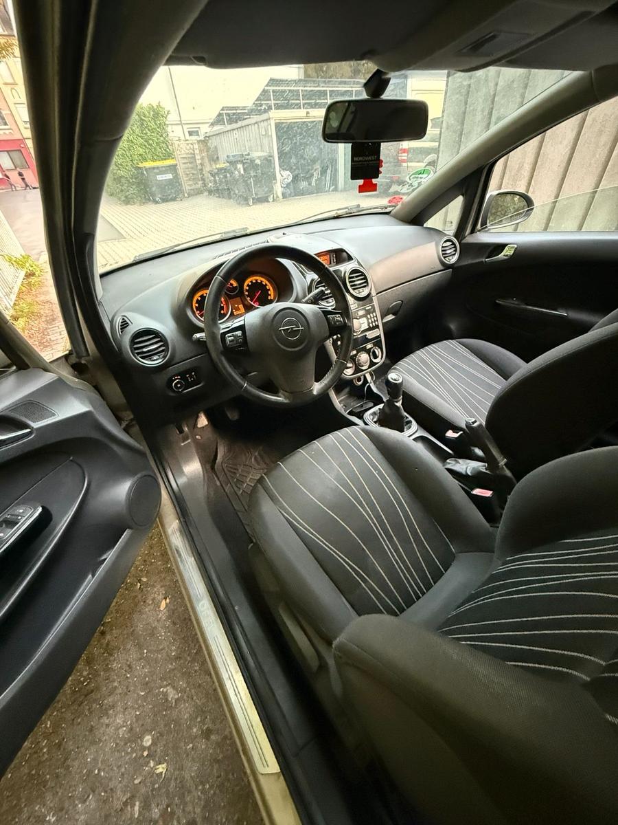 Opel Corsa 2010 — photo 6