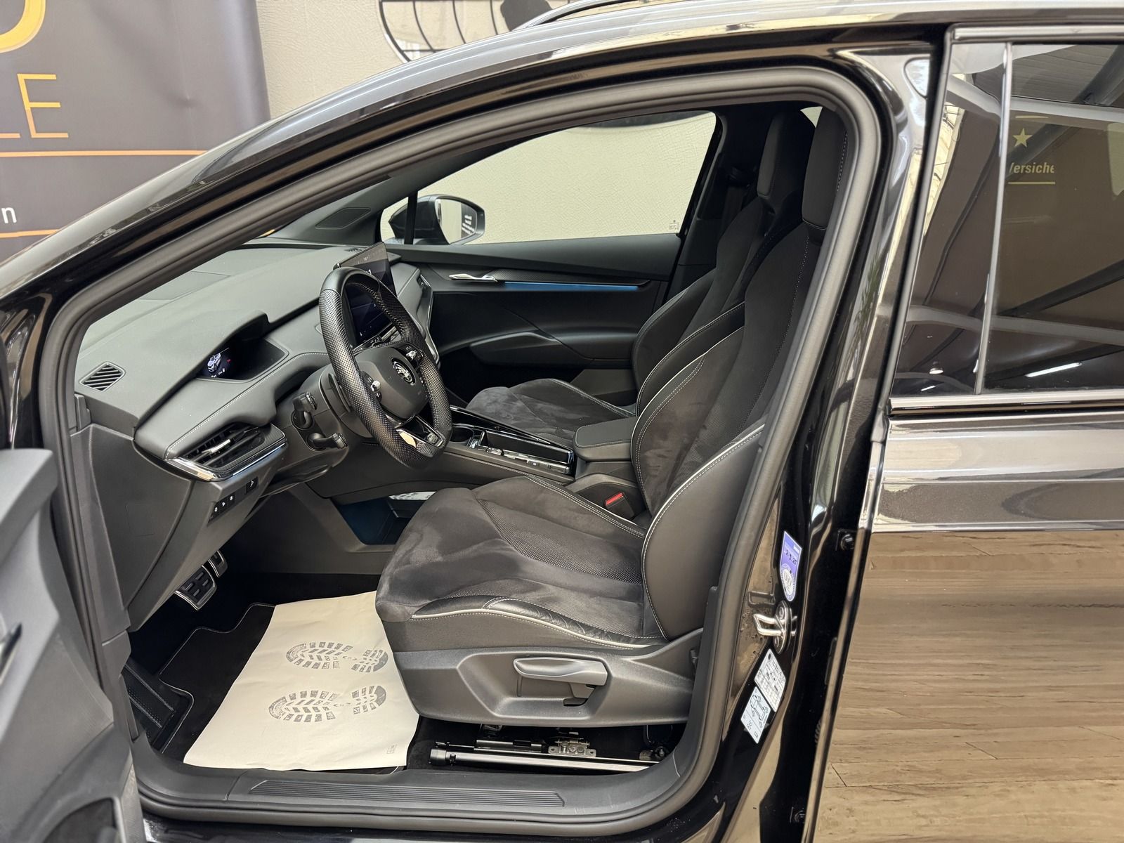 Skoda Enyaq iV 80 x Sportline Matrix 21 Leder Kamera foto 18