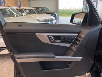 MYAUTOCENTER – Gebraucht- und Jahreswagen mit Werkstattservice in Pfaffenhofen Mercedes-Benz GLK 350 4Matic *Sport-Paket*Xenon*Navi*Klima*