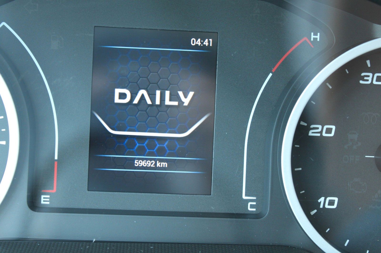Fahrzeugabbildung Iveco Daily 35 C16 Koffer LBW
