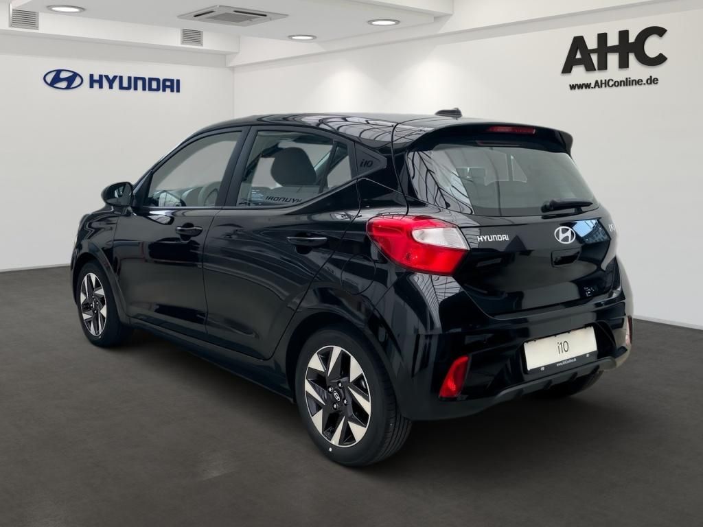 Fahrzeugabbildung Hyundai i10 1.0 Benzin 5-MT Trend Navi PDC KAM SHZ