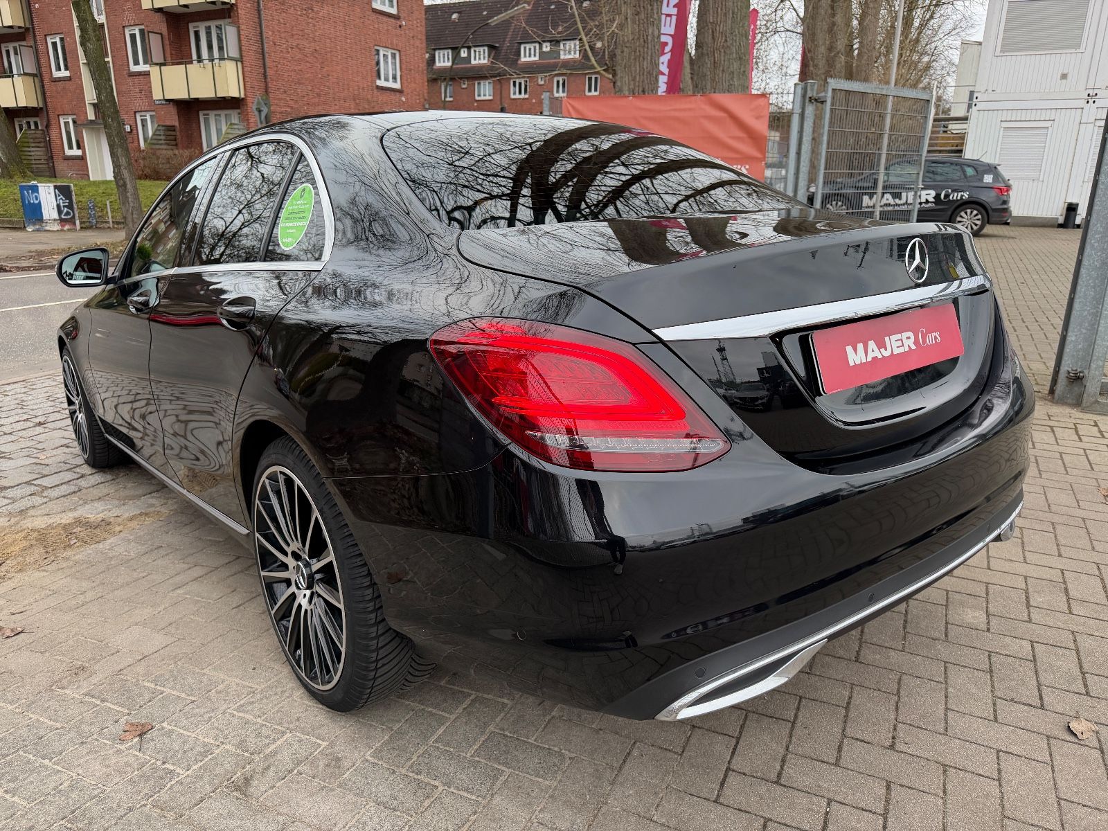 Fahrzeugabbildung Mercedes-Benz C 180 AMG*LED*SCHIEBEDACH*ALCANT*BURMESTER*KAMER