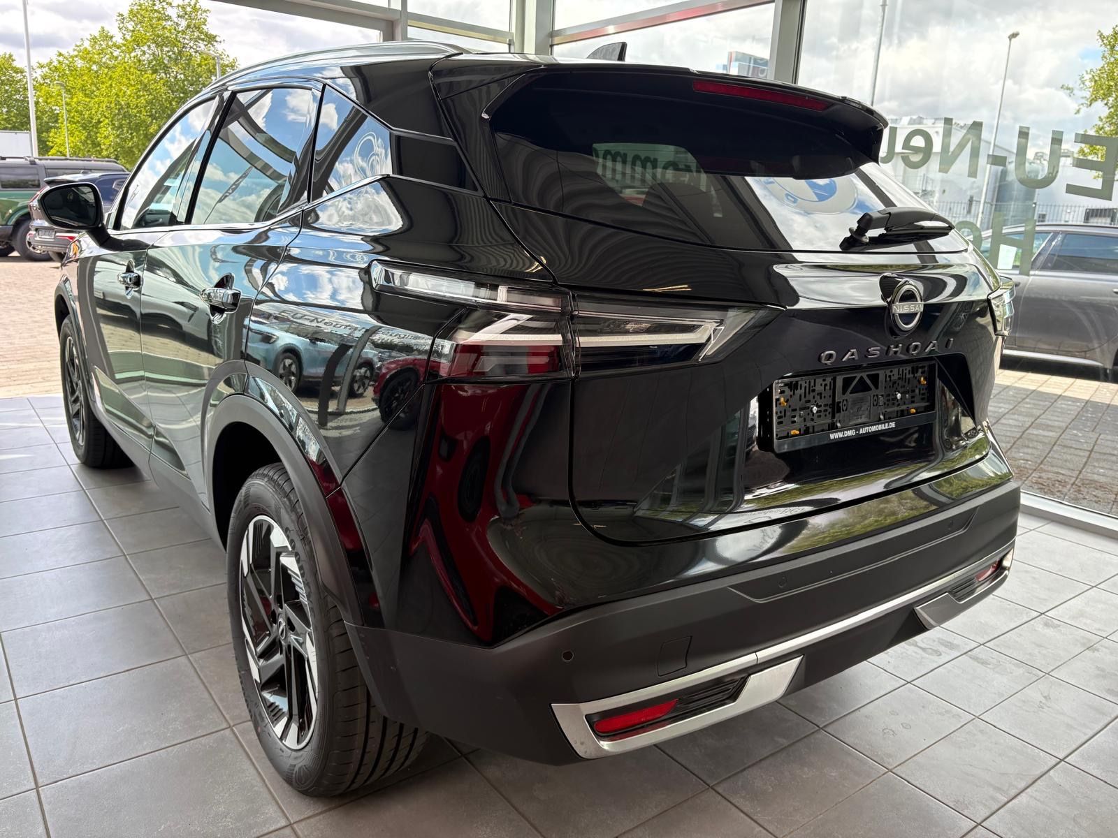 Fahrzeugabbildung Nissan Qashqai 1.3 DIG-T  158PS Xtronic N-Connecta