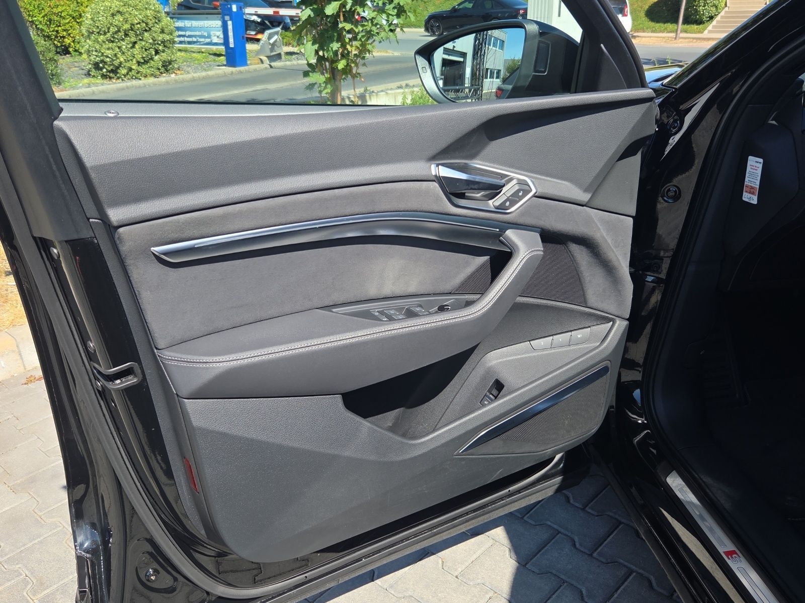 Audi Q8 e-tron - Bild 21